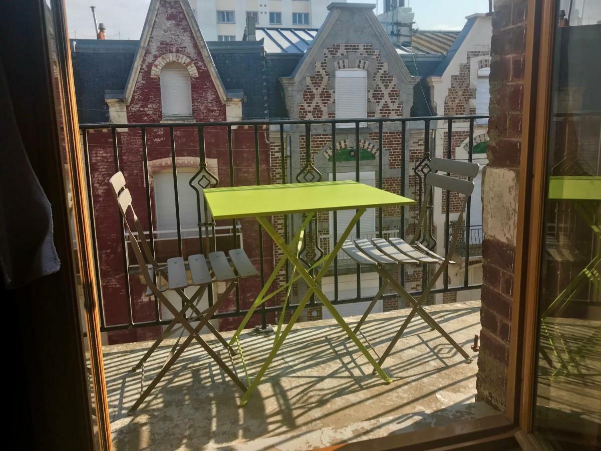 Apartment A 30 M De La - Balcon - Proche Centre - Wifi -le Ceres 3 *